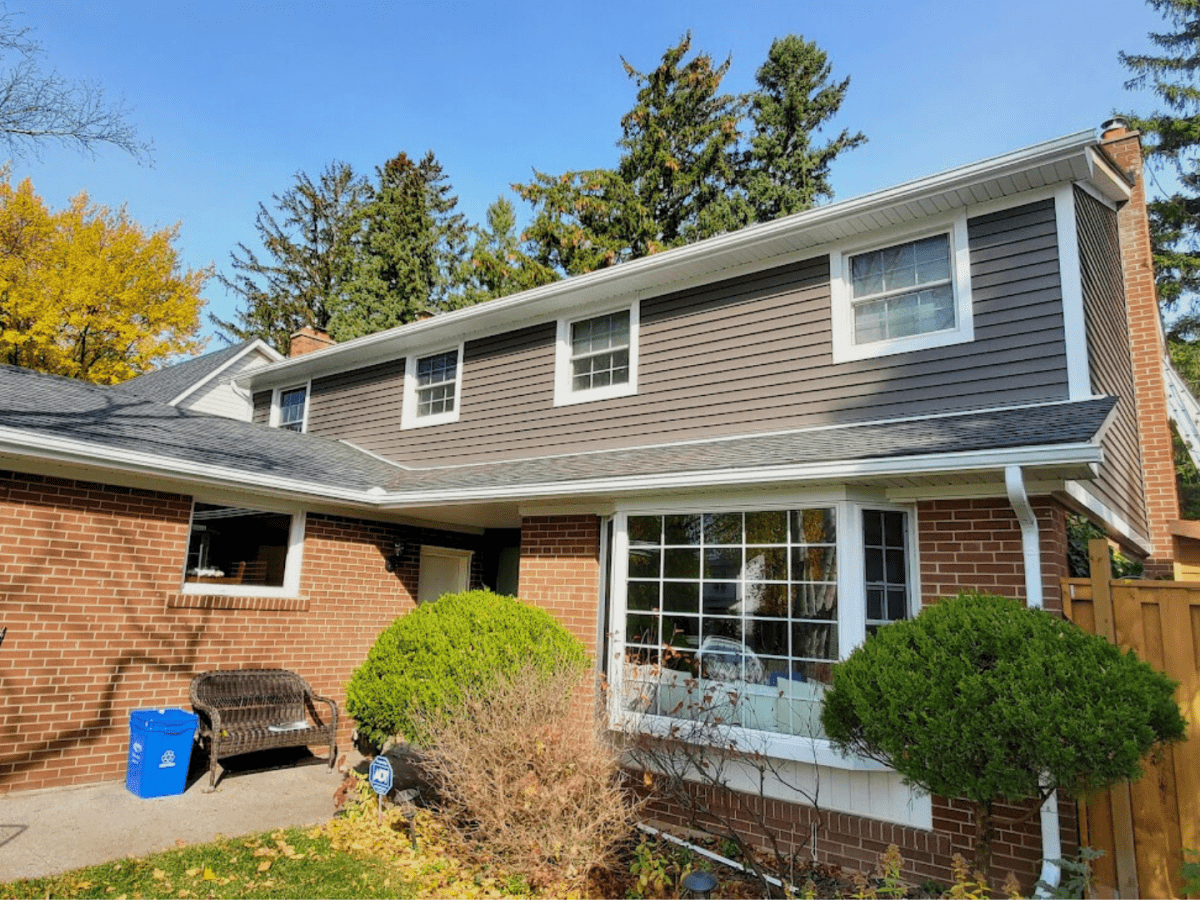 Siding, soffit, fascia and eavestrough installation in Oakville