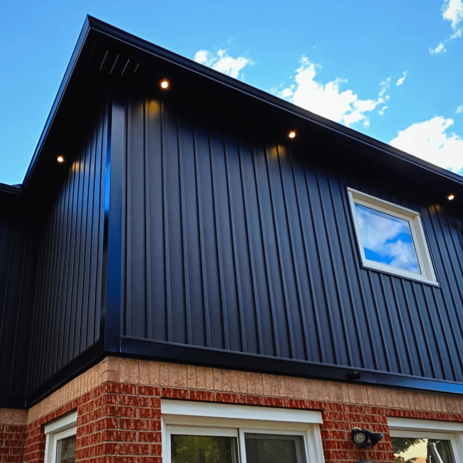 Full soffit, fascia, siding, gutter replacement in Oakville | Maxima Aluminum LTD (after image )